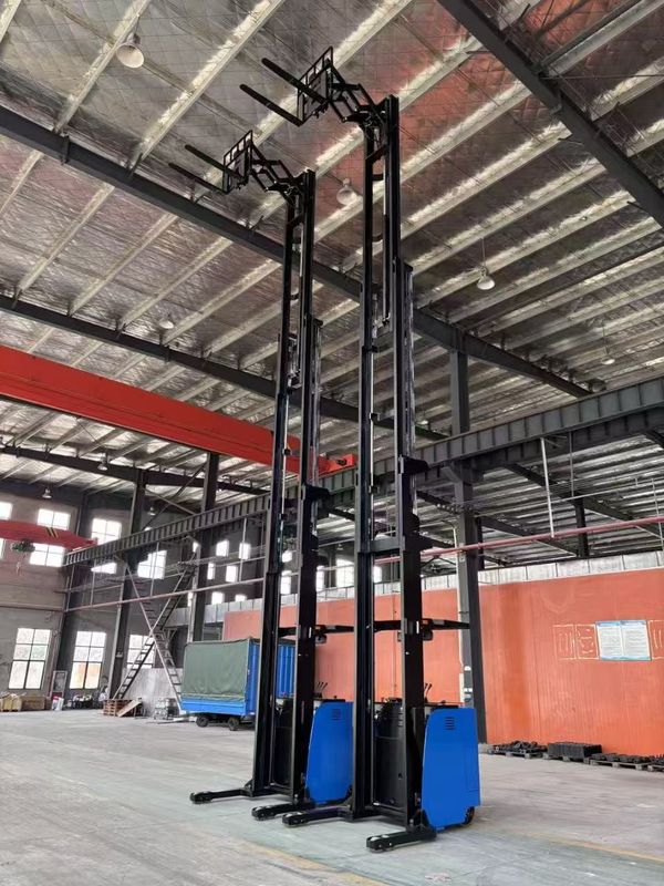 Double Extension Forward Reach Moving Forklift Three Section Fully Free Mast Rated Load 1500 KG Lifting Height 10 Meters